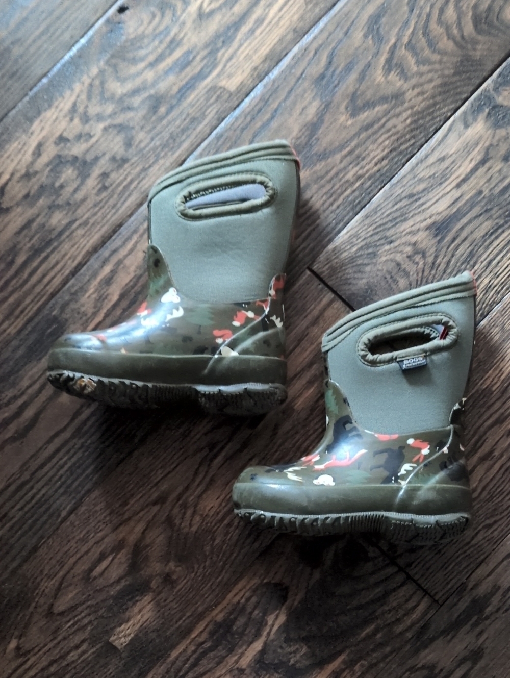 BOGS Kids Olive Green Camo Rain Boots with Handle